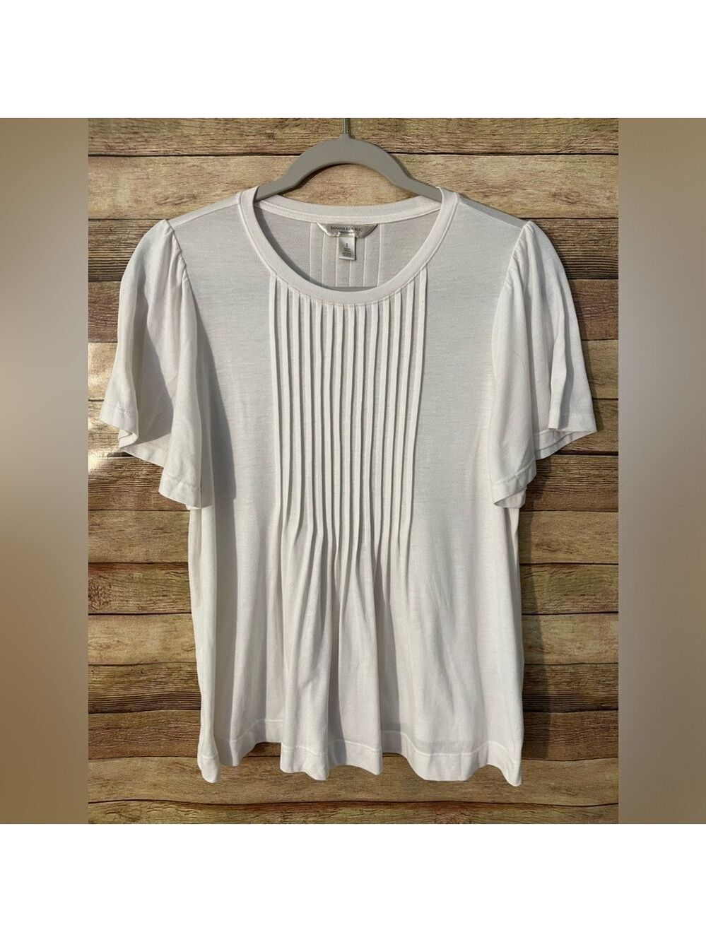 Banana Republic Women’s Threadsoft Thread Soft Cream T Shirt  Size: Small